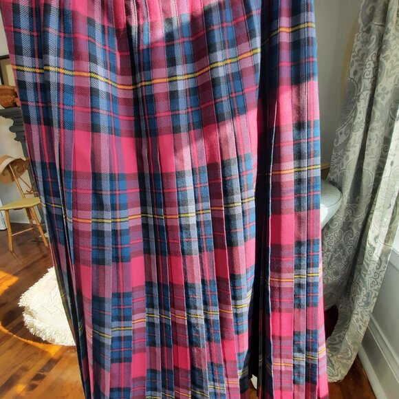 Vintage Pure Virgin wool kilt, beautiful traditional tartan, excellent condition - Picture 5 of 7